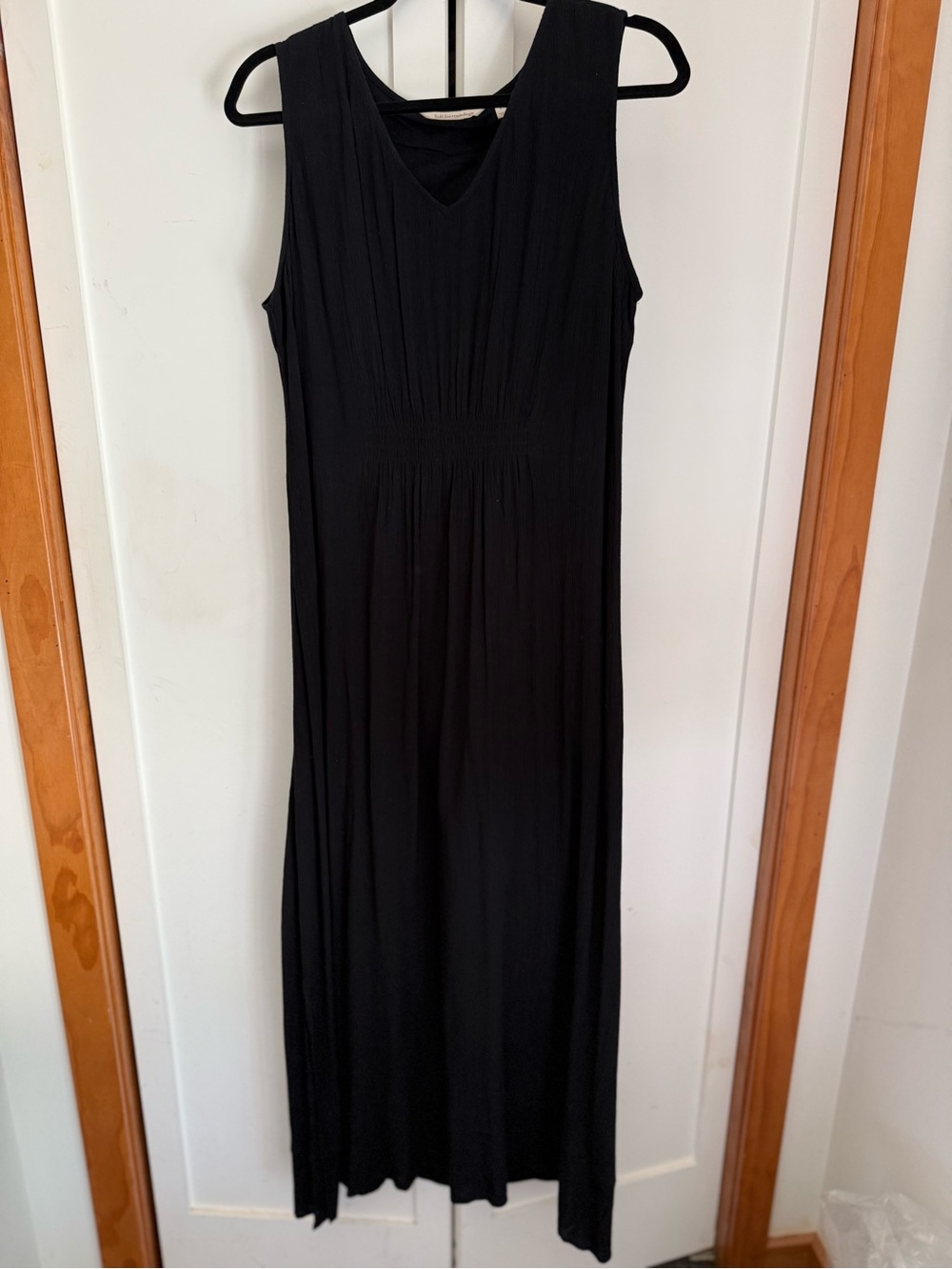 Soft Surroundings Black V -Neck rayon ruched under bust. Flowy and cool L 12/14